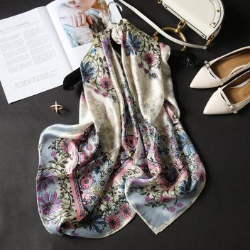 新款春夏丝巾 波斯菊花园真丝丝巾手工卷边110方巾沙滩巾防晒(小号)